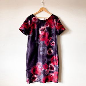 Chic Floral Mini Dress - Red and Black